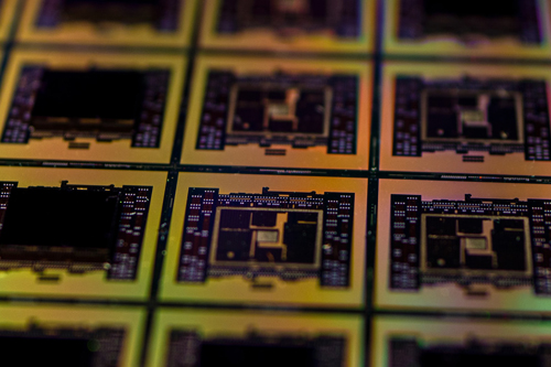 Техпроцесс 65-нм освоили в России: НИИМЭ и НИИТМ создали оборудование для печати чипов