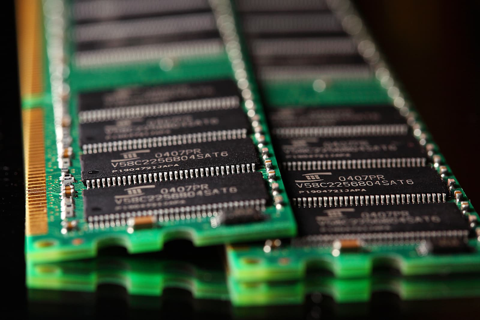 Массовое производство памяти DDR4 остановят в начале 2026 года