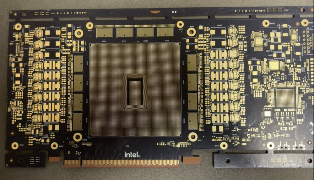 Intel Crescent Island — утечка PSB-платы нового ИИ-ускорителя Intel