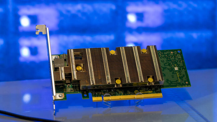 Adaptec SmartRAID 4300 от Microchip: Беспортовые RAID-ускорители для дата-центров