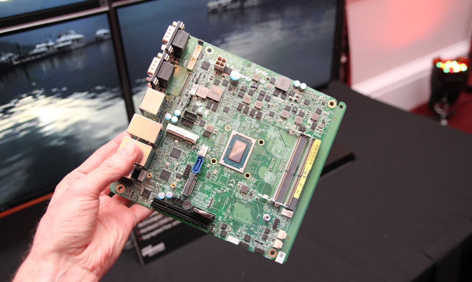 Зачем нужны AMD Ryzen Embedded: обзор производительности и возможностей