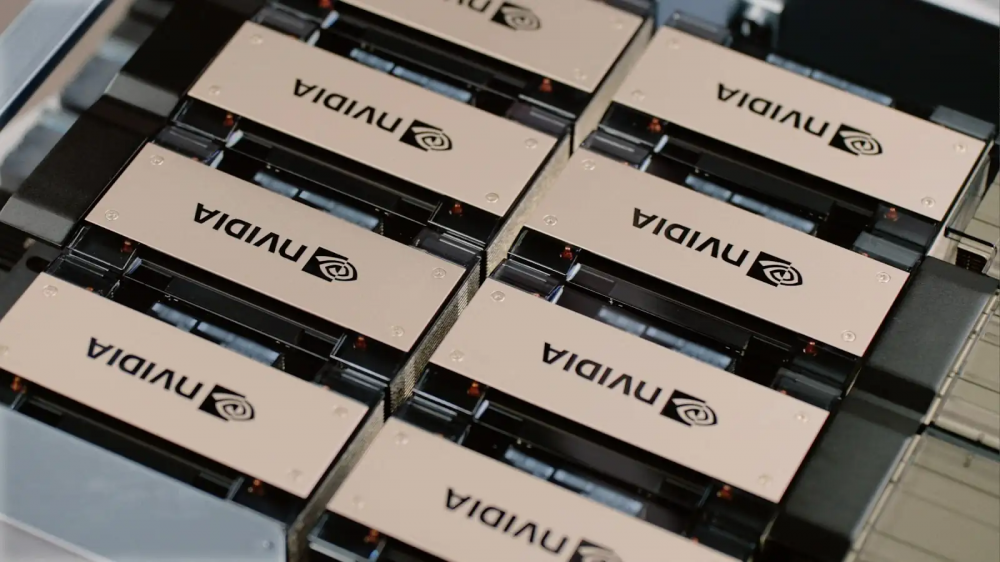 Nvidia возвращается в Китай — США одобрили поставки H200 десяти компаниям, но власти КНР блокируют сделку