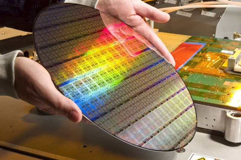 Будущее техпроцессов Intel зависит от Apple и Nvidia