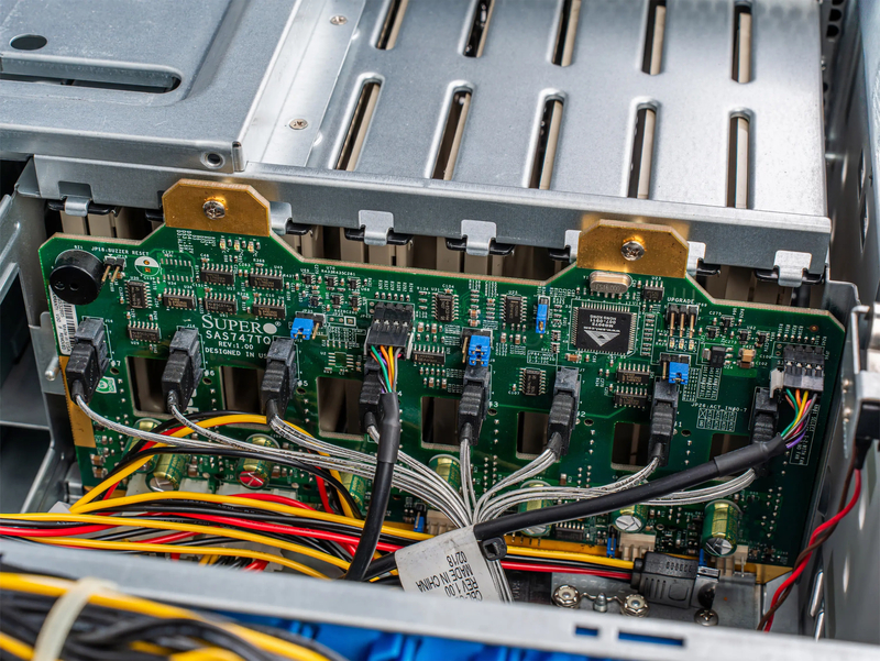 Серверная платформа Supermicro GPU SuperWorkstation 7048GR-TR 4U 8LFF (2x 2000W, 2x LGA2011-3) 9