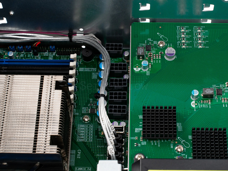 Серверная платформа Supermicro SuperServer 4028GR-TR 4U 24SFF (4x 2000W, 2x LGA2011-3) 9