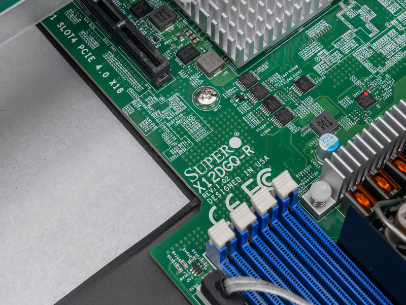 Серверная платформа Supermicro SYS-120GQ-TNRT 1U 2SFF (2x U.2, 2x 2000W, 2x LGA4189-4) 14