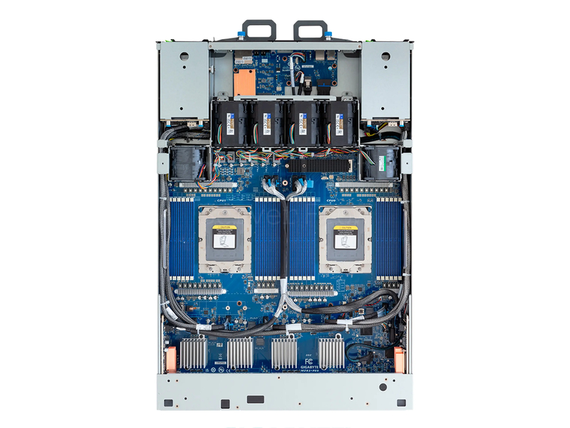 GIGABYTE G893-ZD1-AAX3 (8× H200 SXM 141GB) 12