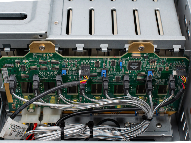 Серверный корпус Supermicro 747BTQ-R2K04B (4U, 8 LFF, 2x БП 2000W) 7