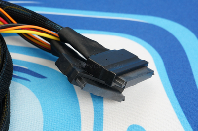 Кабель Slimline SAS SFF8654-8i - 2x U2/U3 (SFF8639) 0.6м