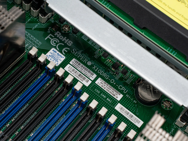 Серверная платформа Supermicro SuperServer 4028GR-TR 4U 24SFF (4x 2000W, 2x LGA2011-3) 8