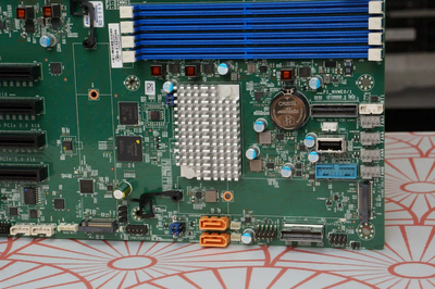 Материнская плата Supermicro X13DEI (E-ATX, 2x LGA4677, 16 DIMM) [MBD-X13DEI]