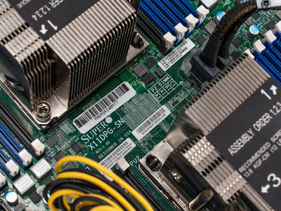 Серверная платформа Supermicro SuperServer 2029GP-TR 2U 10SFF (2x U.2, 2x 2000W, 2x LGA3647)