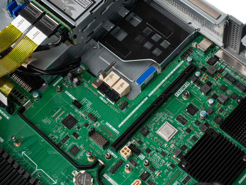 Серверная платформа Huawei FusionServer 2288H V5 2U 12LFF + 4SFF Bay (4x U.2, 2x 900W, 2x LGA3647) 11