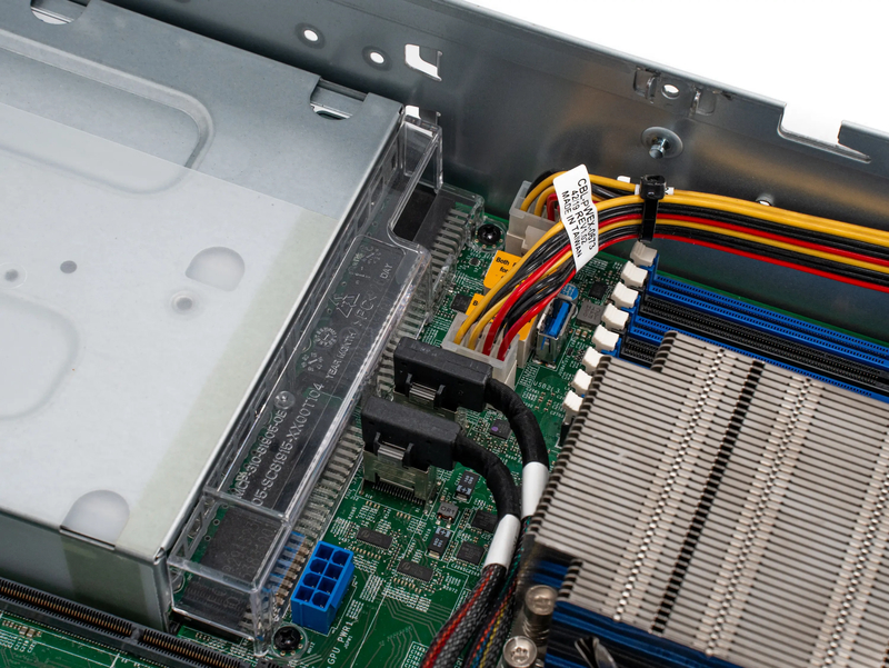 Серверная платформа Supermicro AS-2023US-TR4 12LFF (4x U.2, 2x 1600W, 2x SP3) 13