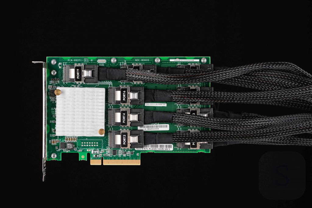 SAS-экспандер в виде PCIe-платы расширения