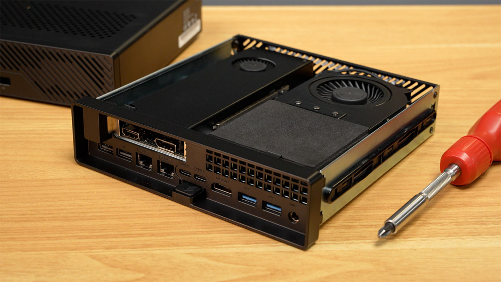 Minisforum MS-R1 с интегрированной видеокартой