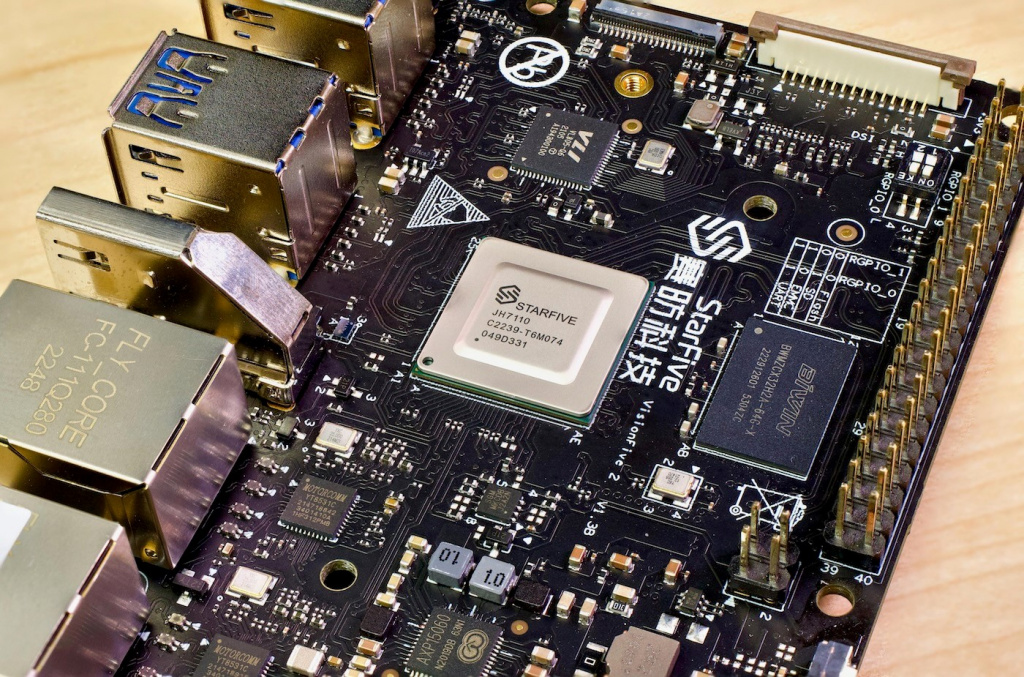 SoC-чип JH7110, интегрированный в одноплатный компьютер VisionFive 2
