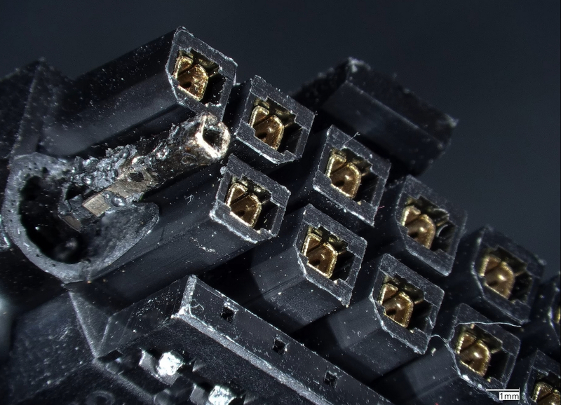 Расплавленный коннектор питания кабеля MODDIY для RTX 5090