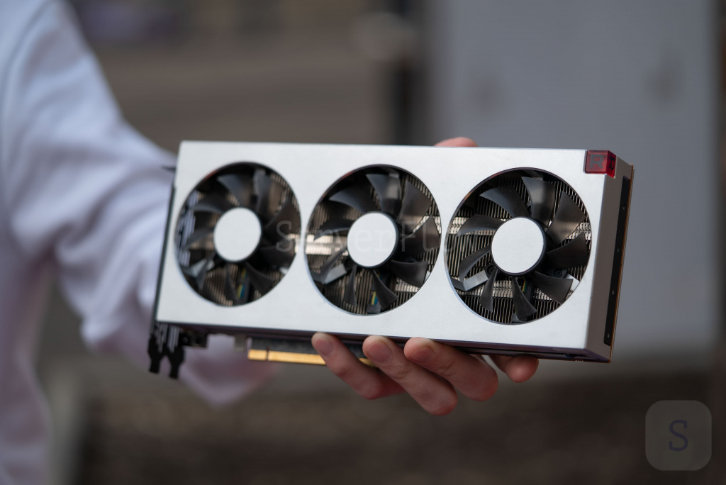 Видеокарта AMD Radeon VII