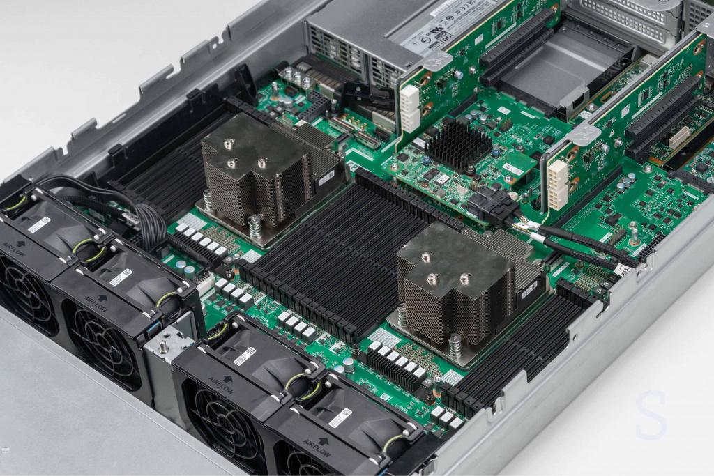 Слоты DIMM сервера Huawei Taishan 200 Model 2280