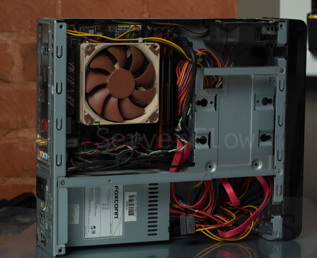 Компактный корпус ПК с блоками питания Flex ATX