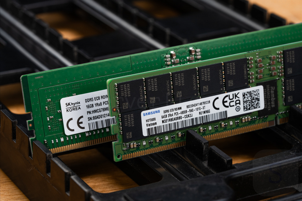 16GB DDR5 ECC REG SK Hynix и 64GB DDR5 ECC REG Samsung