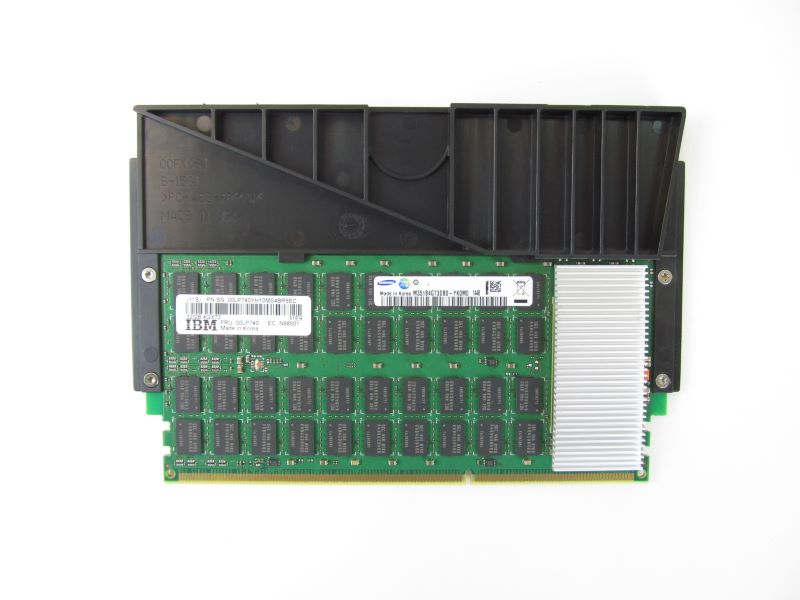 Модуль оперативной памяти IBM CDIMM DDR3