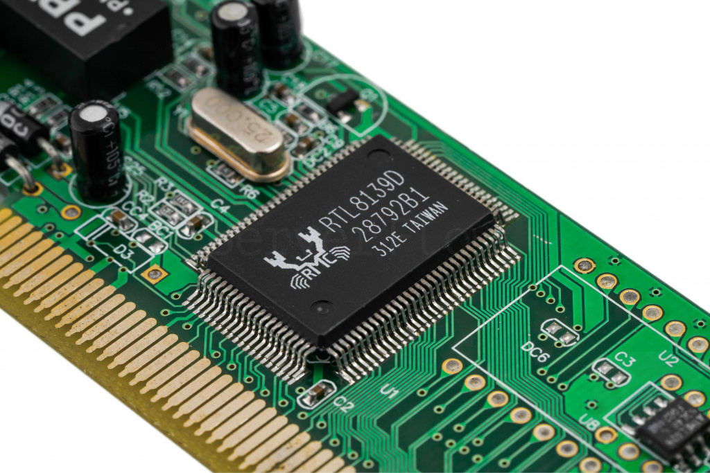MAC-контроллер Realtek RTL8139D с интегрированной буферной памятью