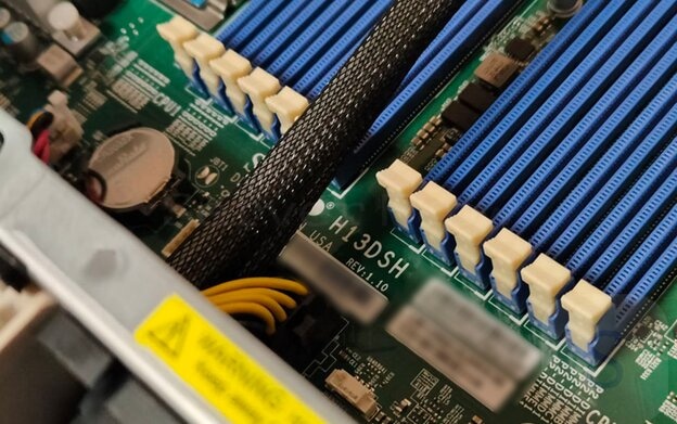 Материнская плата Supermicro H13DSH 1 ревизии