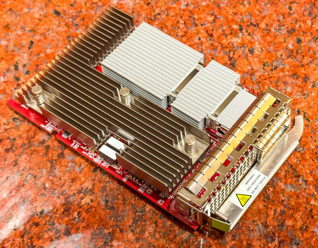 Сетевой адаптер Broadcom Thor Ultra 800GbE OCP NIC 3.0