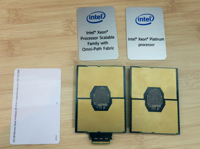 Стандартный CPU Intel Xeon и Omni-Path-совместимый CPU Intel Xeon