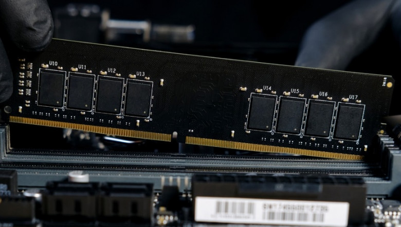 Модуль оперативной памяти CUDIMM