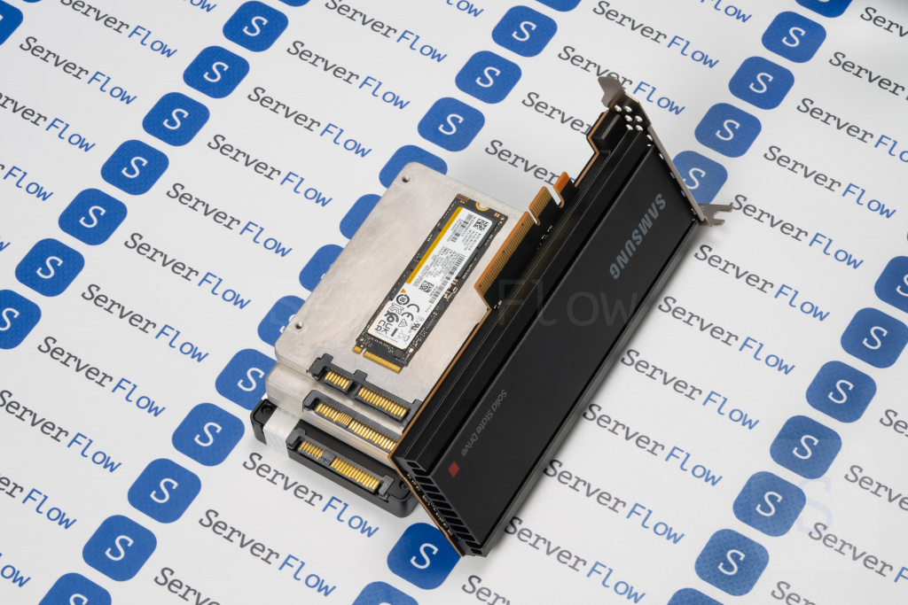 Несколько SSD-накопителей с разными интерфейсами подключения