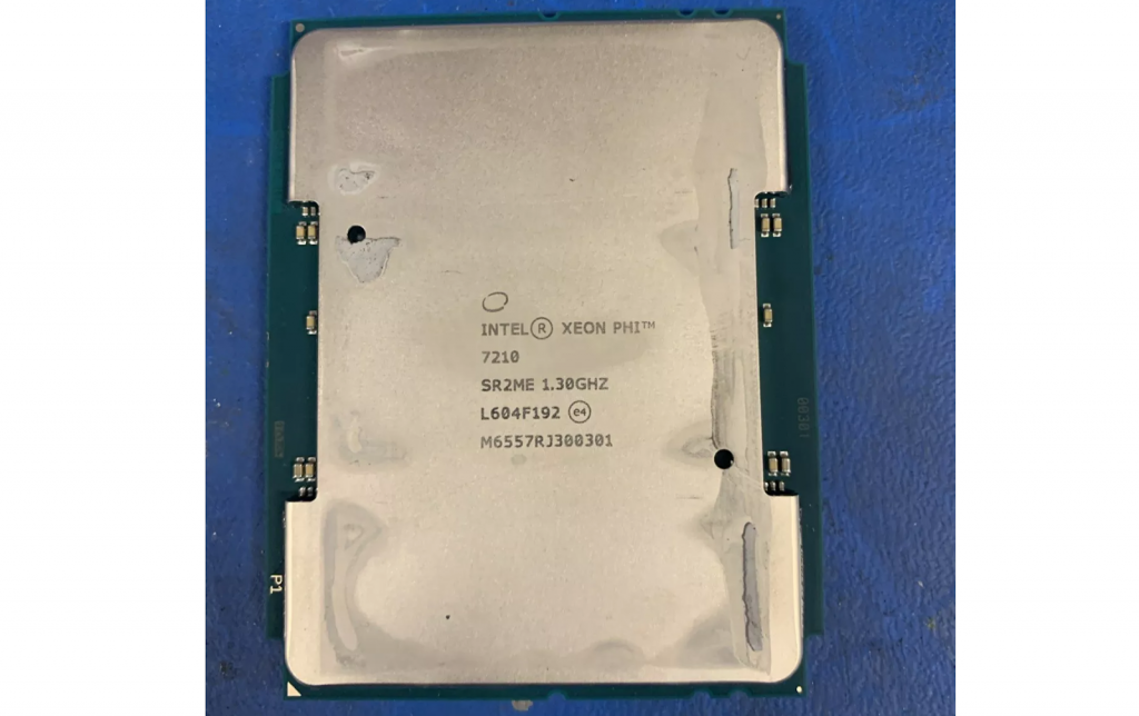 Сокетная версия процессоров Intel Xeon Phi