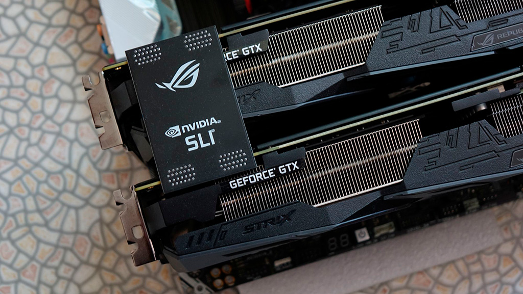 Nvidia GeForce GTX 1080 Ti объединенные мостом Nvidia SLI
