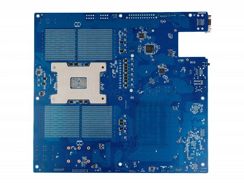 Материнская плата Gigabyte MZ32-AR0 Rev 3.x (E-ATX, SP3, 16 DIMM) 1